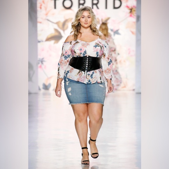 LIVE SHOW LISTING! ❤️❤️❤️ - Picture 4 of 9